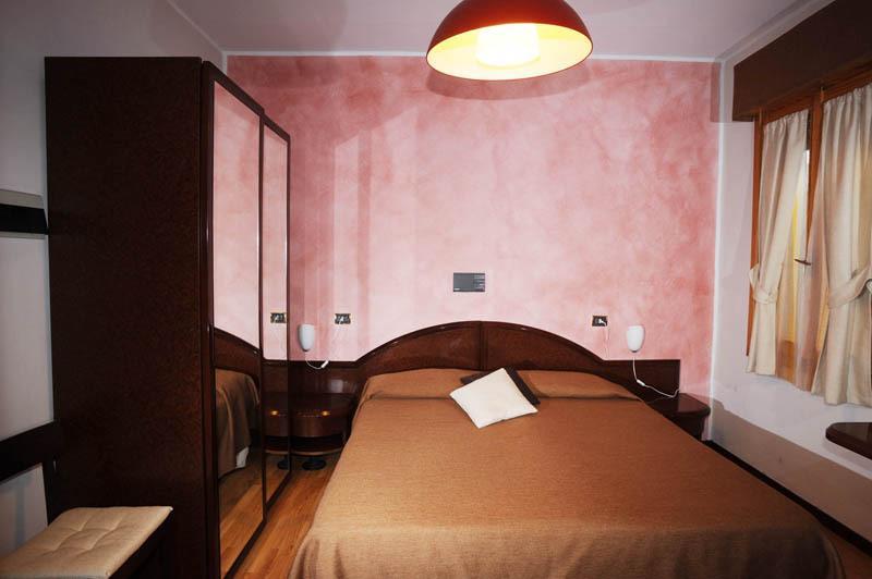 Drake Hotel Maranello Quarto foto
