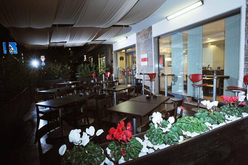 Drake Hotel Maranello Exterior foto