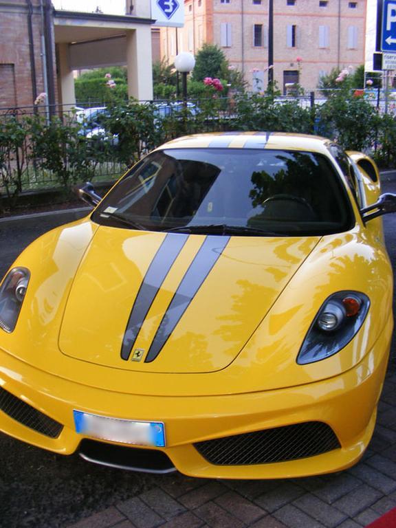 Drake Hotel Maranello Exterior foto